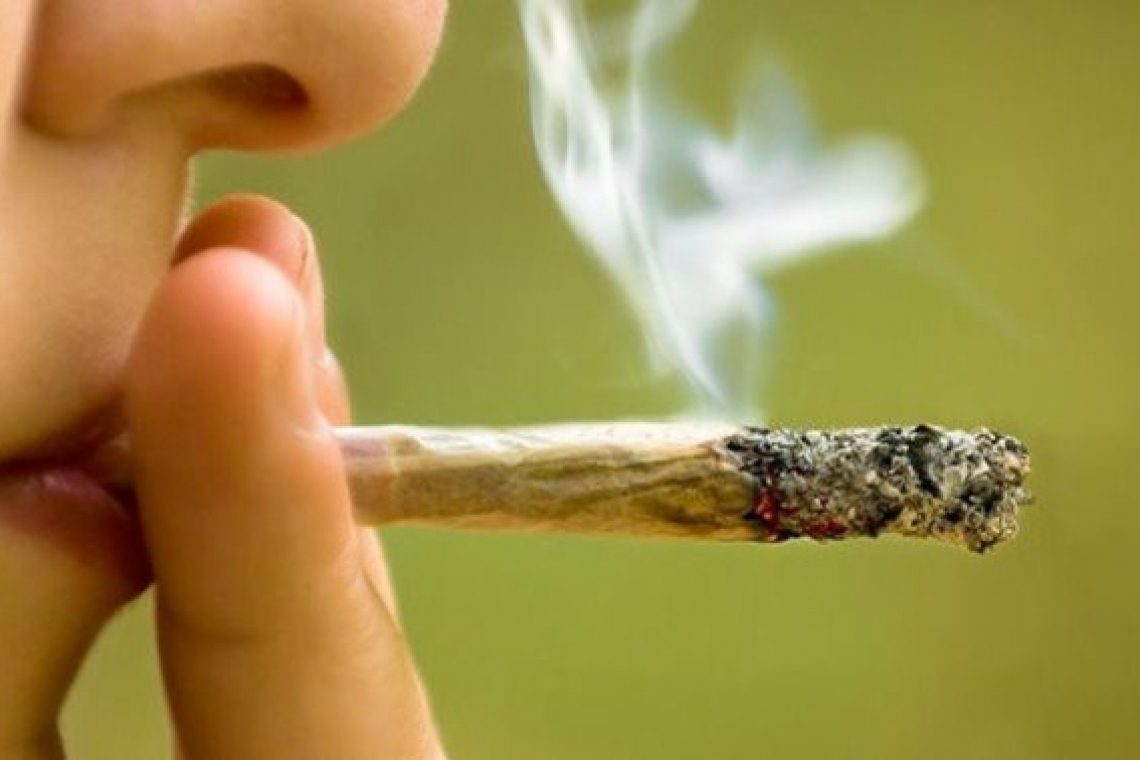 حبيبى يدخن الممنوعات 