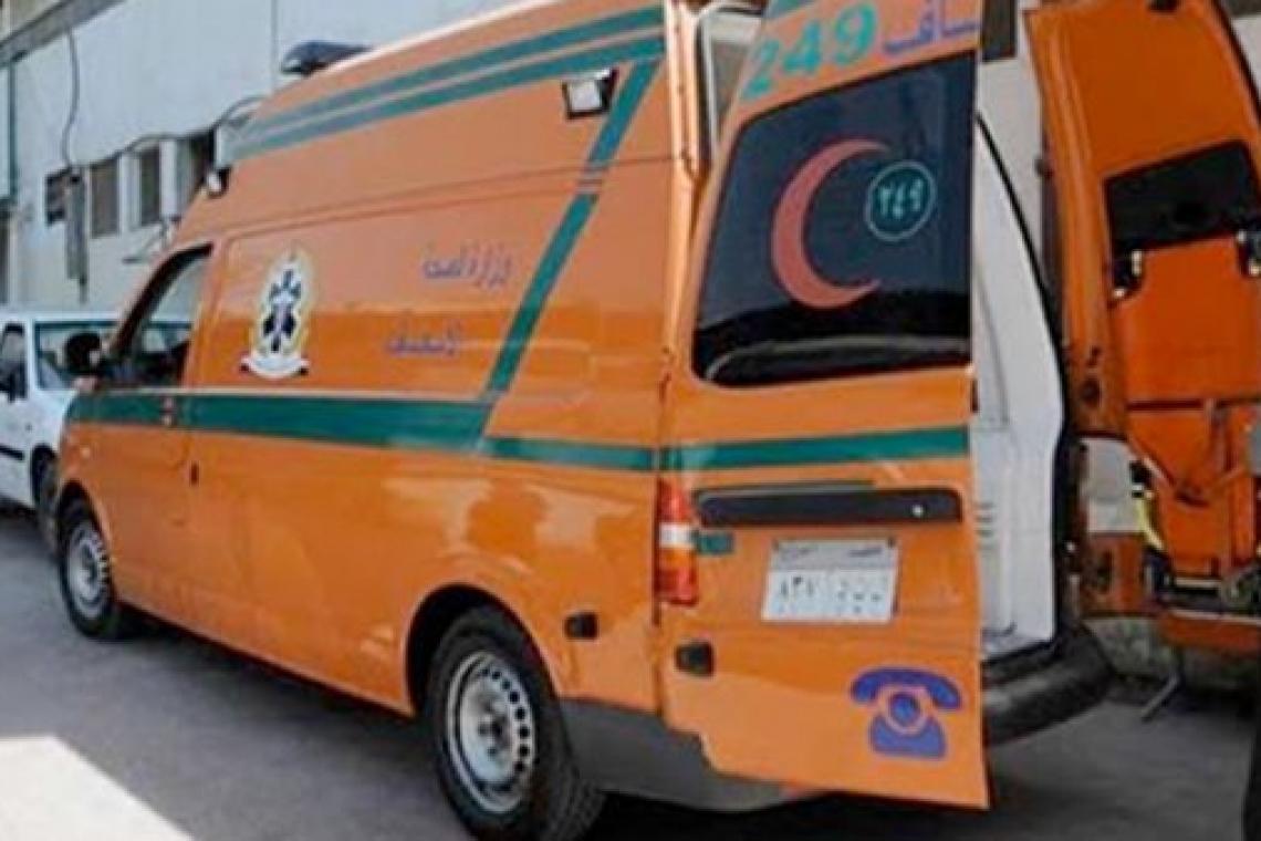 إصابة شخصان إثر حادث سيارة بطريقة ٧٦ حربي بالتل الكبير بالاسماعيليه 