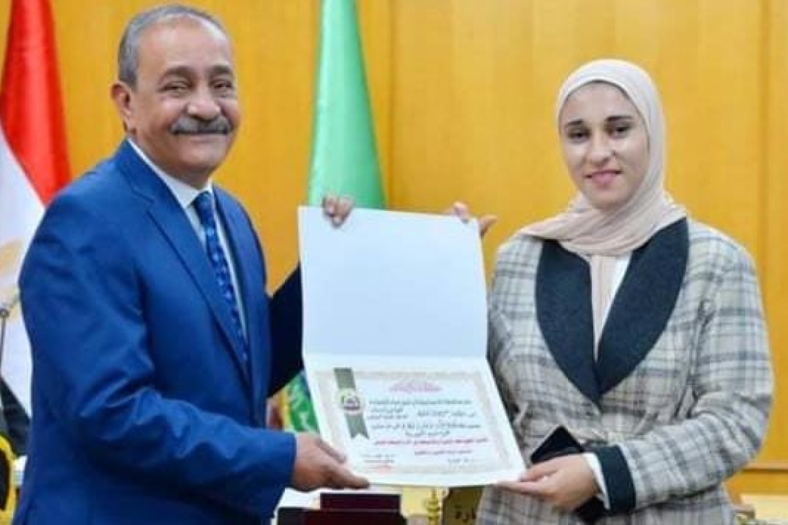 محافظ الإسماعيلية يكرم الأولى على كليات طب الأسنان علي مستوي الجمهورية 