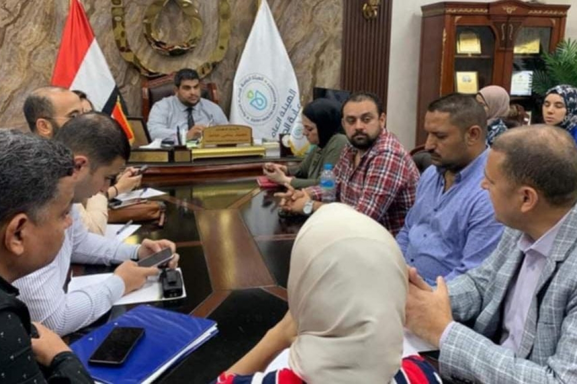 مدير هيئة الرعاية الصحية بالإسماعيلية يعد الإجتماع الشهري بفريق الإشراف